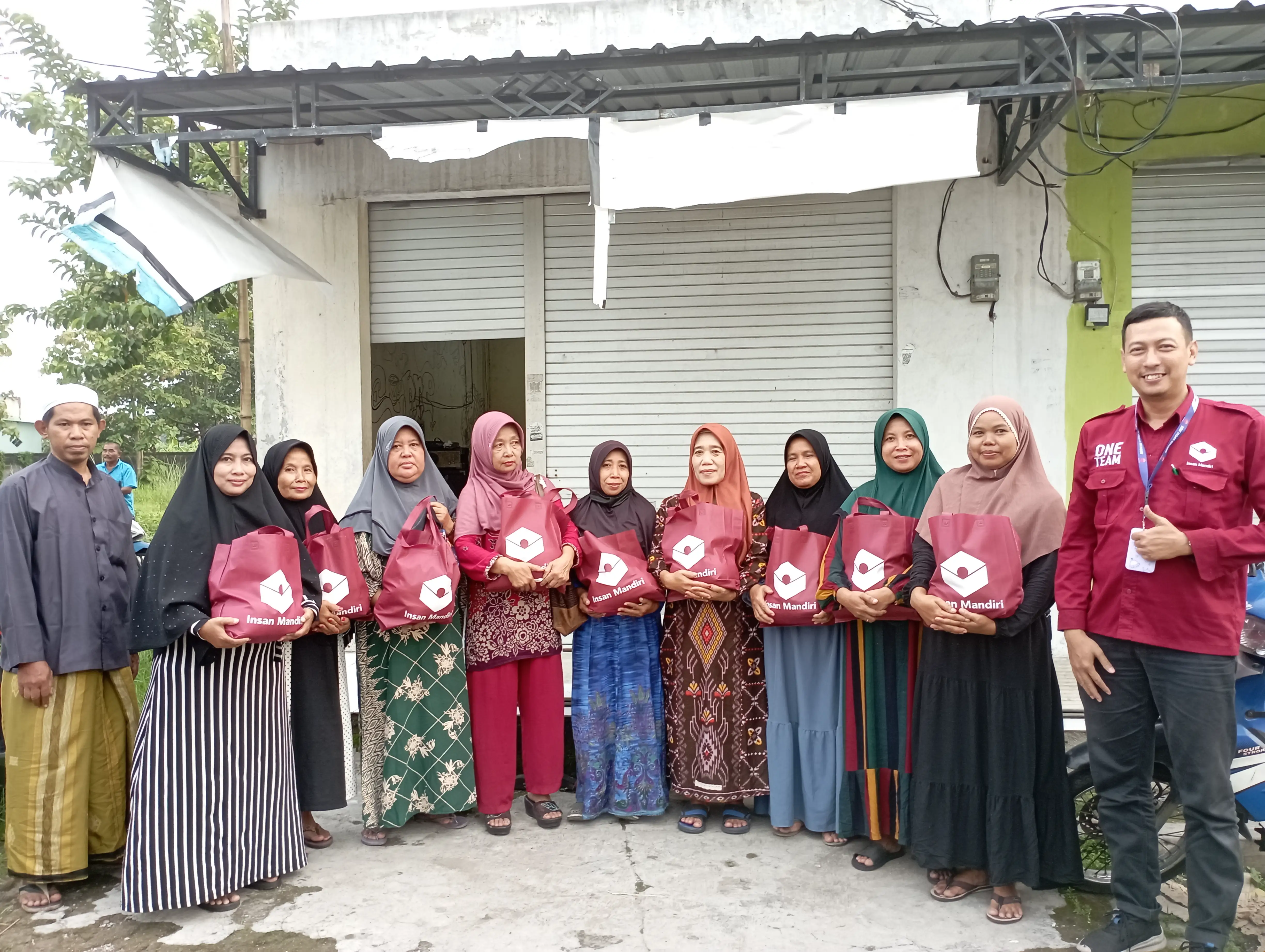 Bantuan Sembako Keluarga Dhuafa