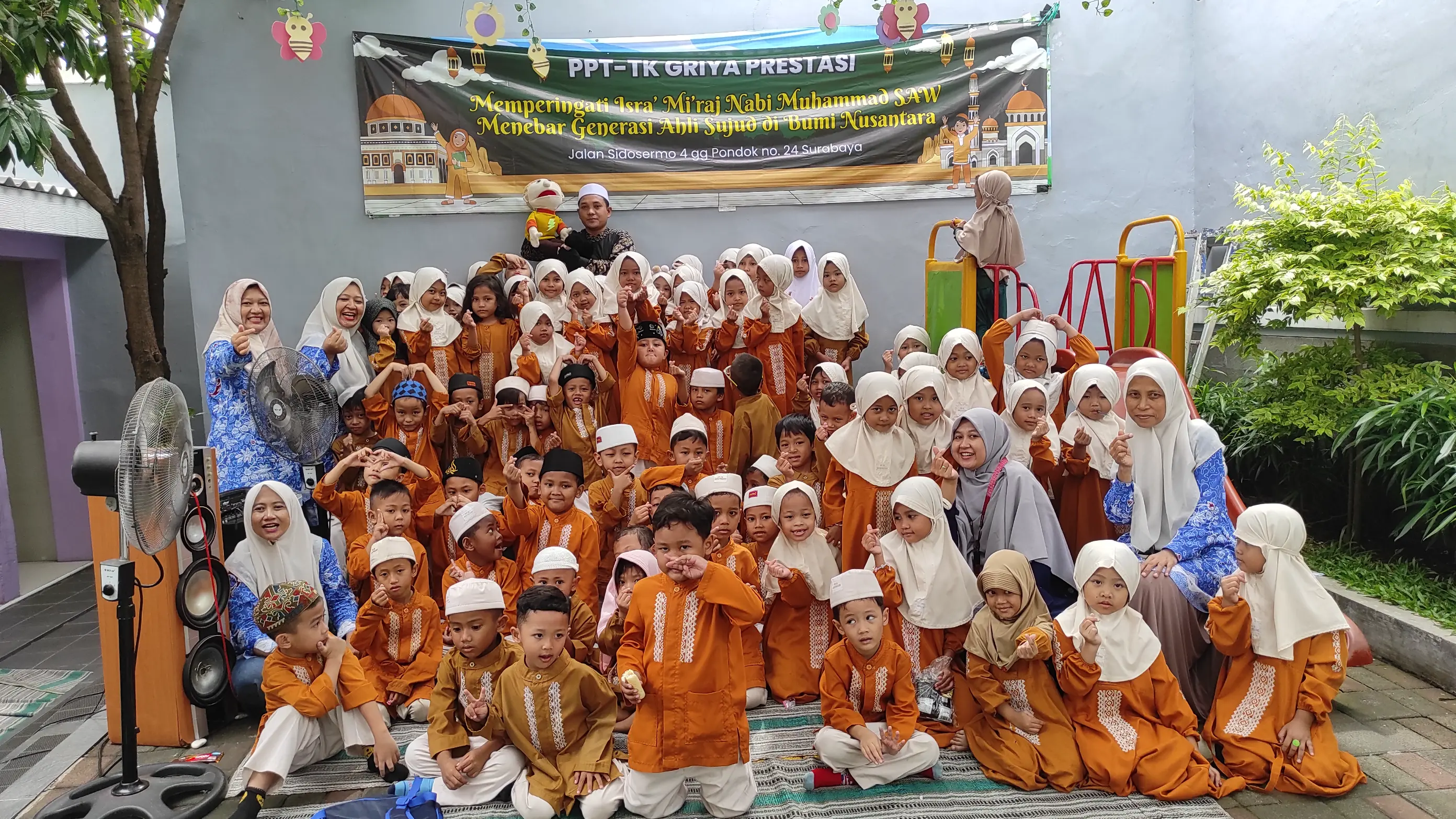 Peringati Isra Mi’raj, TK Griya Prestasi Bersama Insan Mandiri Tanamkan Nilai Iman dan Kepedulian Sosial Sejak Dini