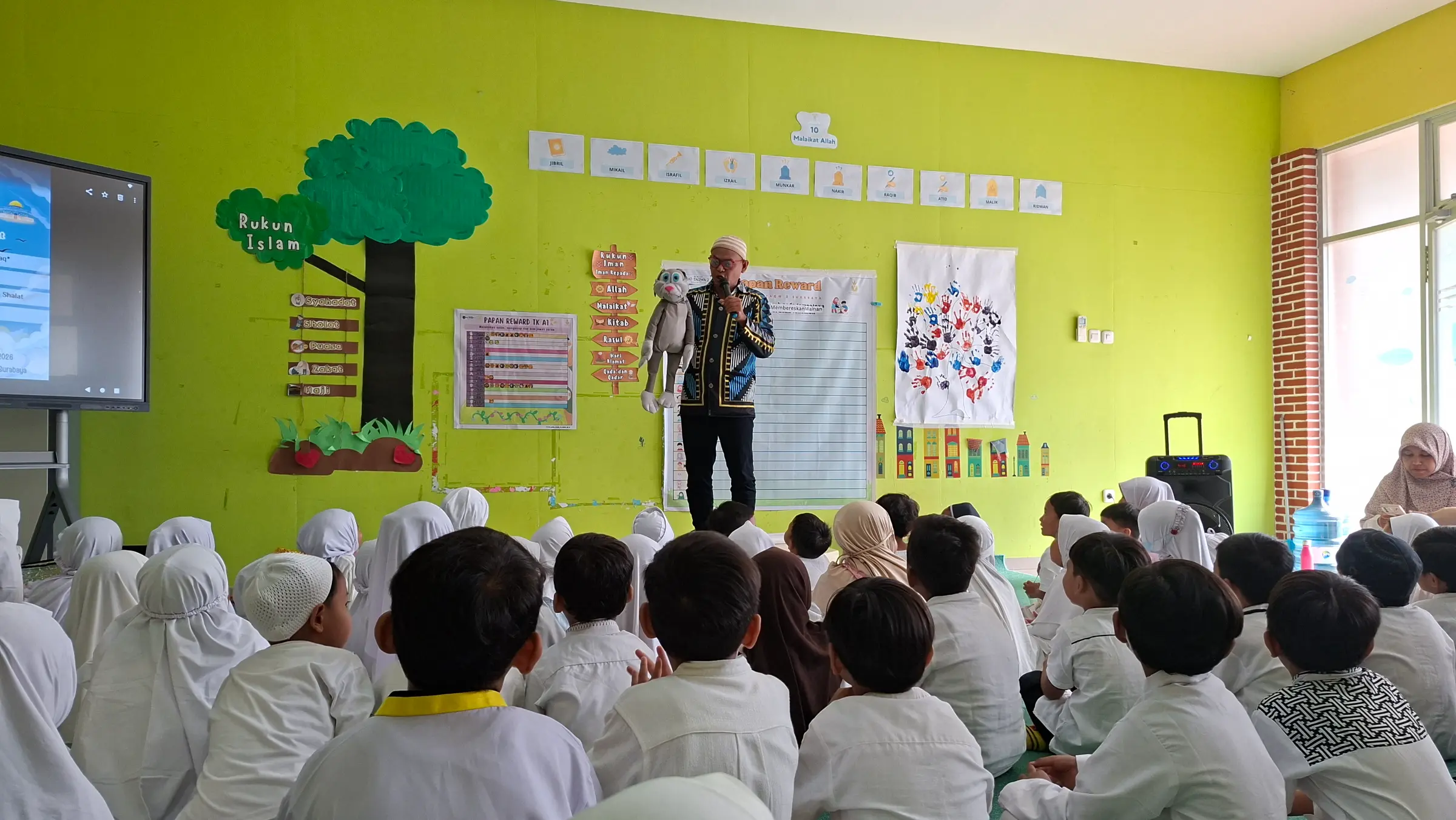 Insan Berkisah Hadir di PG TK dan SD IT At Taqwa 2, Kenalkan Nilai Isra’ Mi’raj dengan Cara Menyenangkan