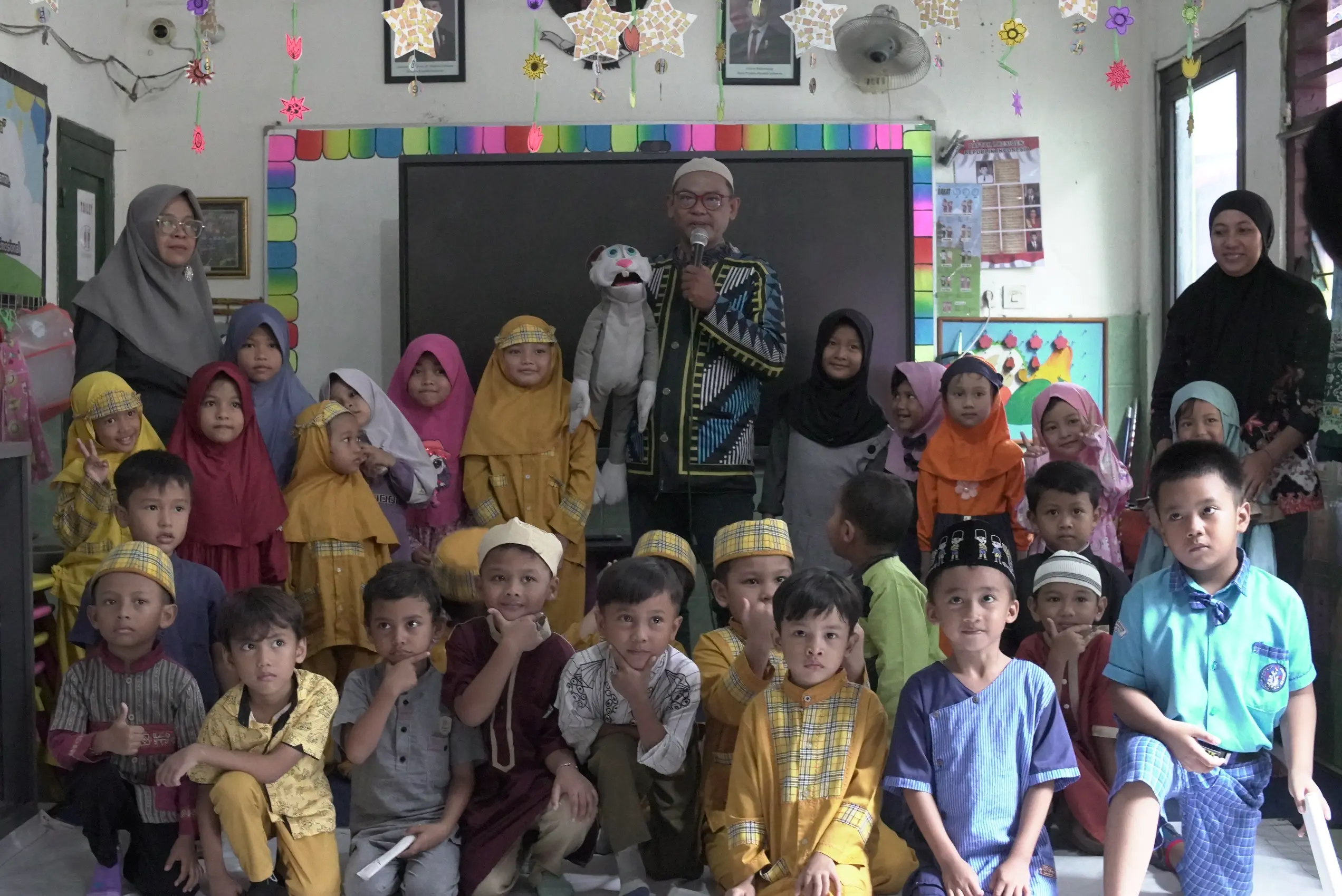 Insan Berkisah Warnai TK Surabayan dengan Dongeng Isra Mi’raj yang Ceria dan Edukatif